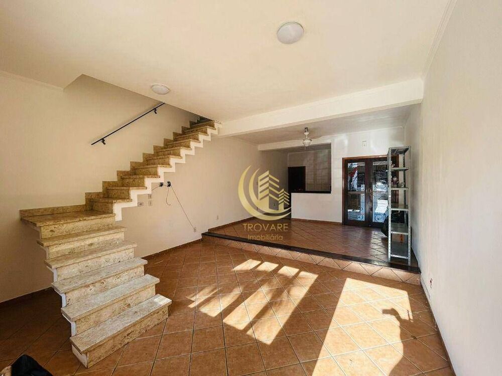 Sobrado à venda com 3 quartos, 130m² - Foto 1