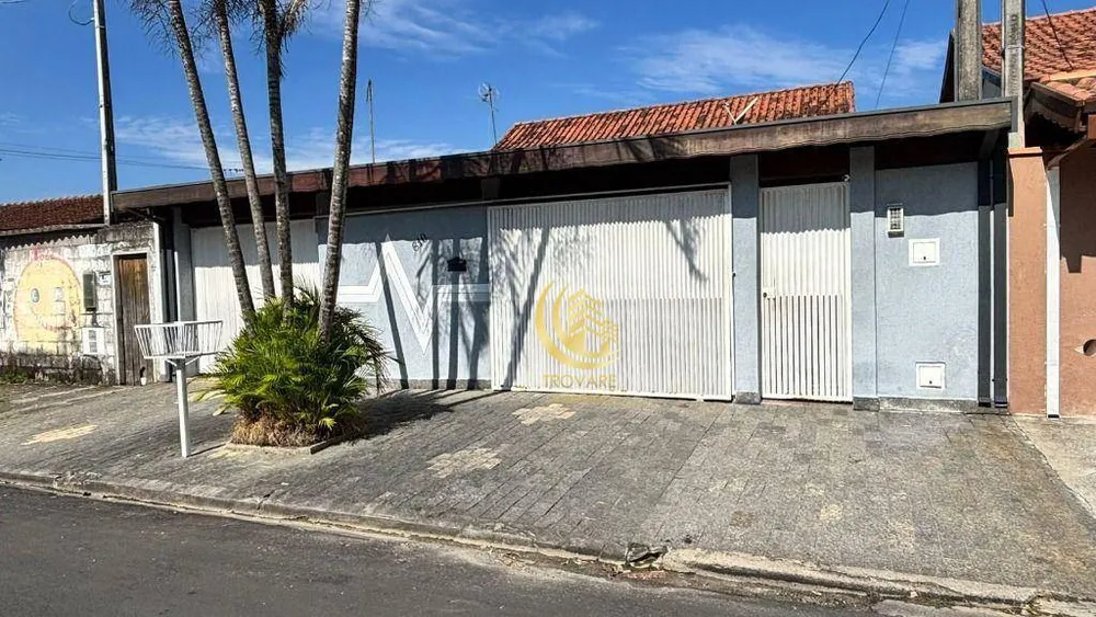 Casa, 3 quartos, 224 m² - Foto 1