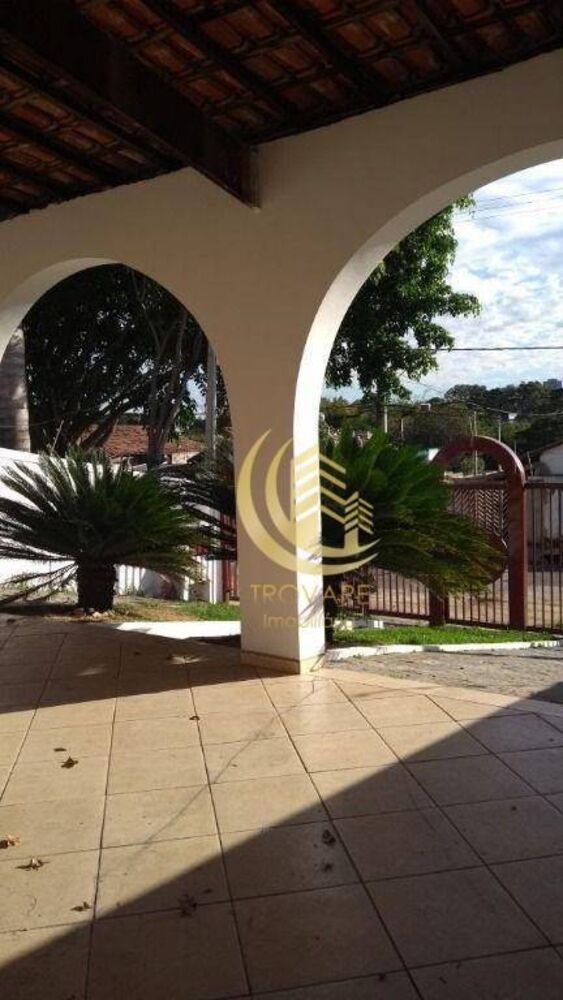 Casa à venda com 4 quartos, 160m² - Foto 2