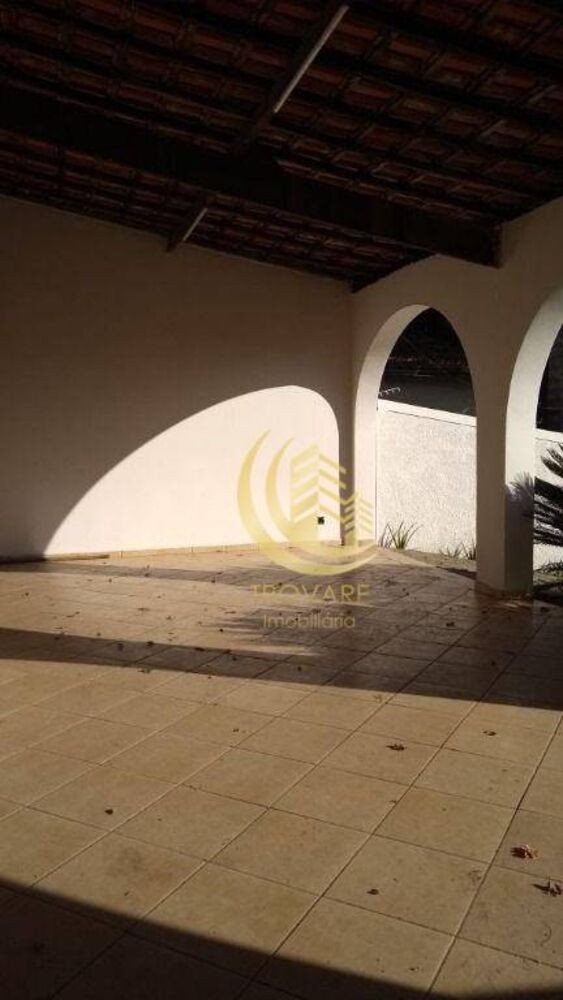 Casa à venda com 4 quartos, 160m² - Foto 1