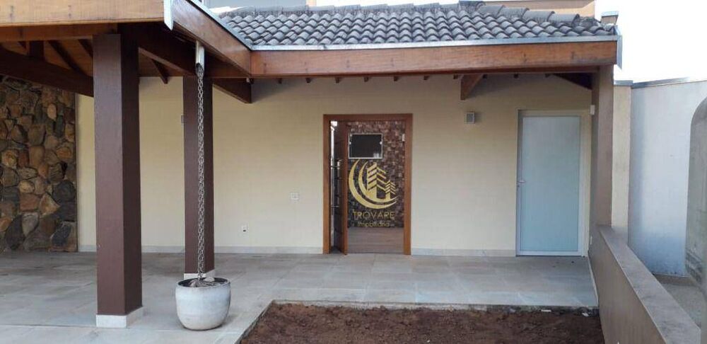 Casa de Condomínio à venda e aluguel com 3 quartos, 215m² - Foto 1