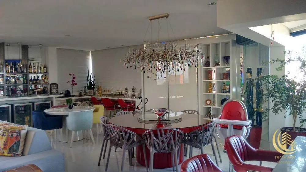 Apartamento, 3 quartos, 260 m² - Foto 2