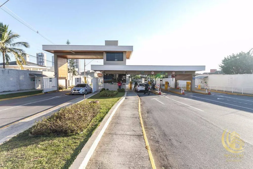 Sobrado, 3 quartos, 320 m² - Foto 1