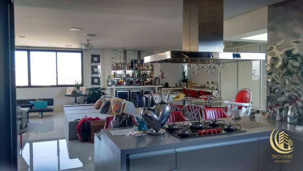 Apartamento, 3 quartos, 260 m² - Foto 1