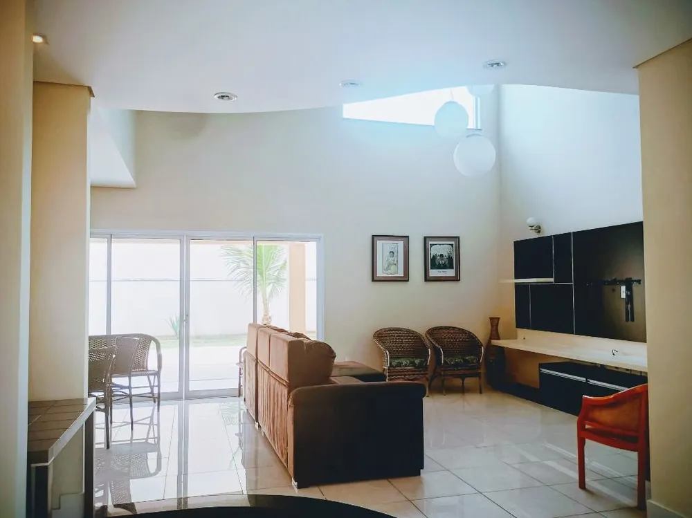 Sobrado, 3 quartos, 244 m² - Foto 1