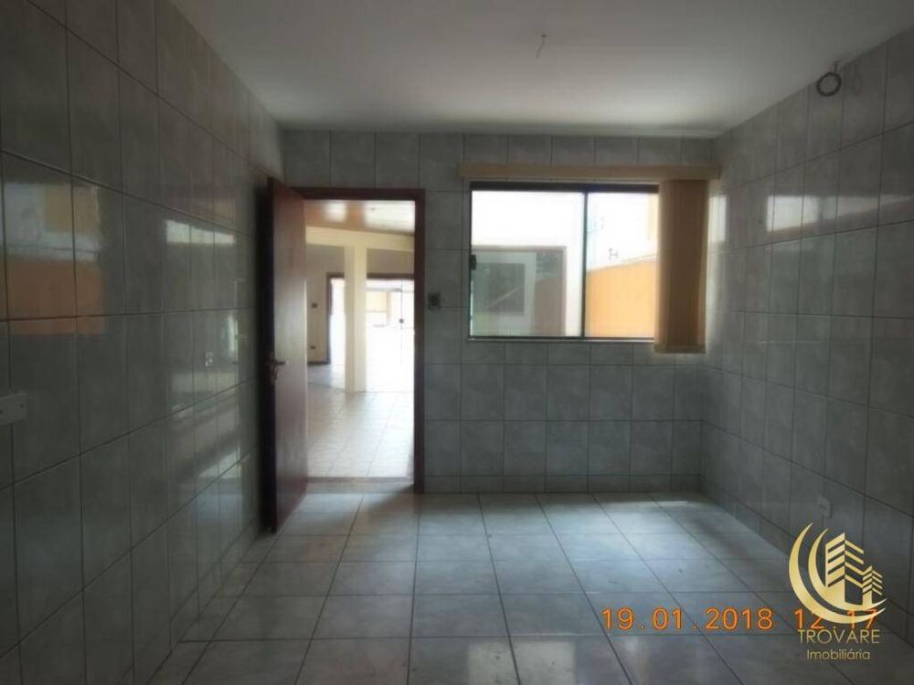 Casa à venda com 3 quartos, 400m² - Foto 1