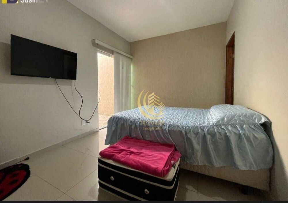 Casa à venda com 2 quartos, 70m² - Foto 1