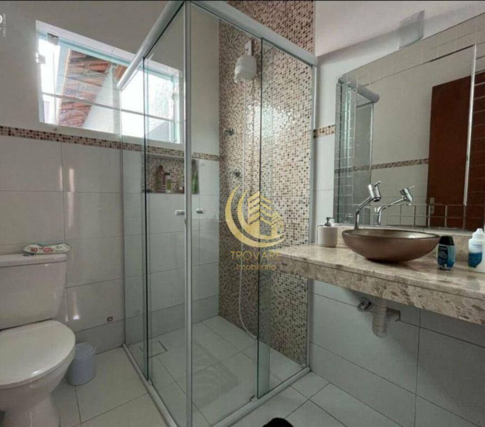 Casa à venda com 2 quartos, 70m² - Foto 2
