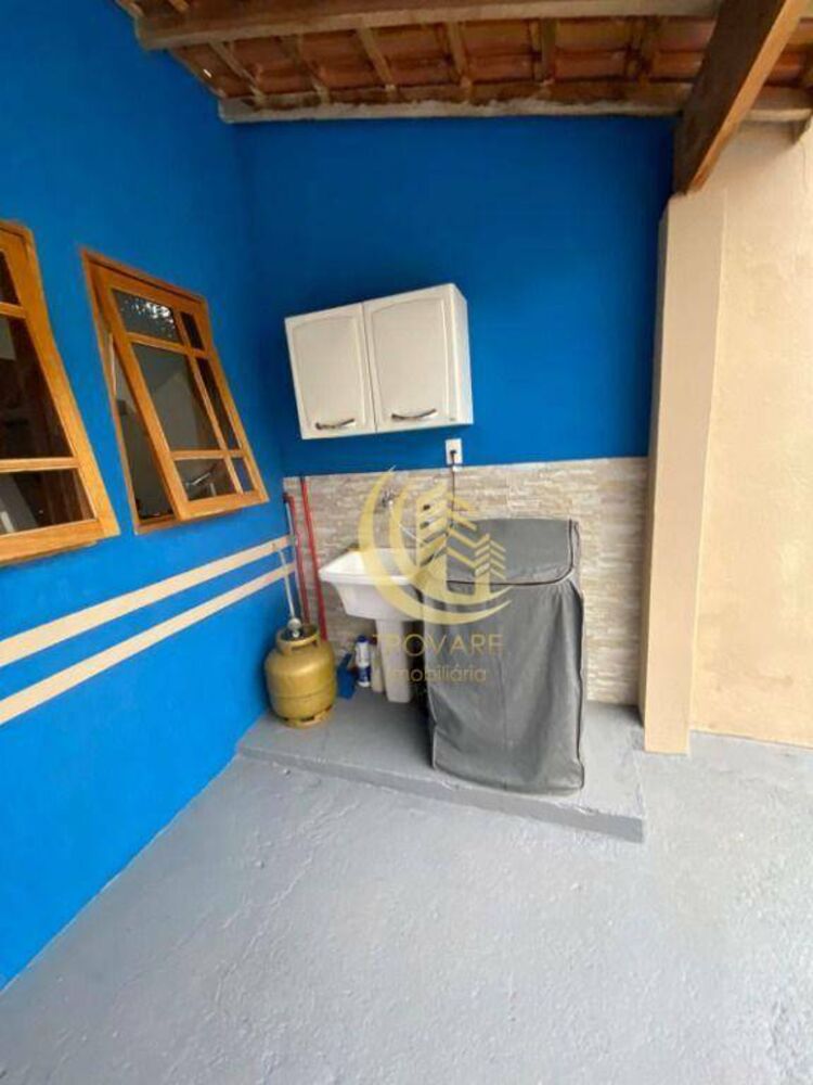 Casa à venda com 2 quartos, 120m² - Foto 1