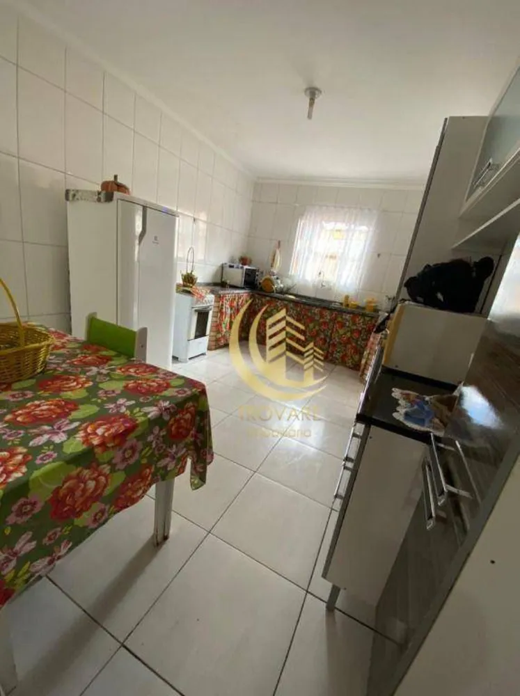 Chácara, 3 quartos, 1570 m² - Foto 1