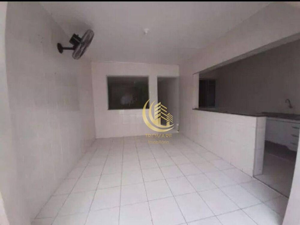 Casa à venda com 2 quartos, 100m² - Foto 1