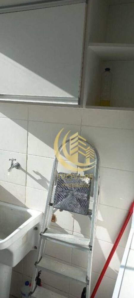 Apartamento à venda com 2 quartos, 70m² - Foto 3