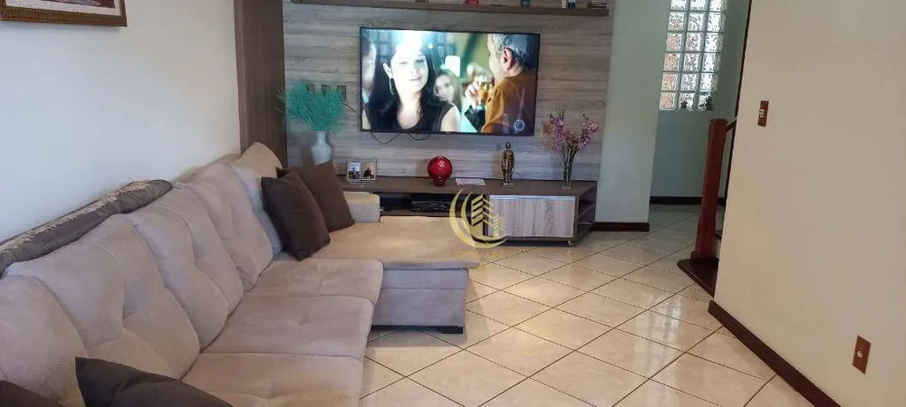 Sobrado, 3 quartos, 268 m² - Foto 1