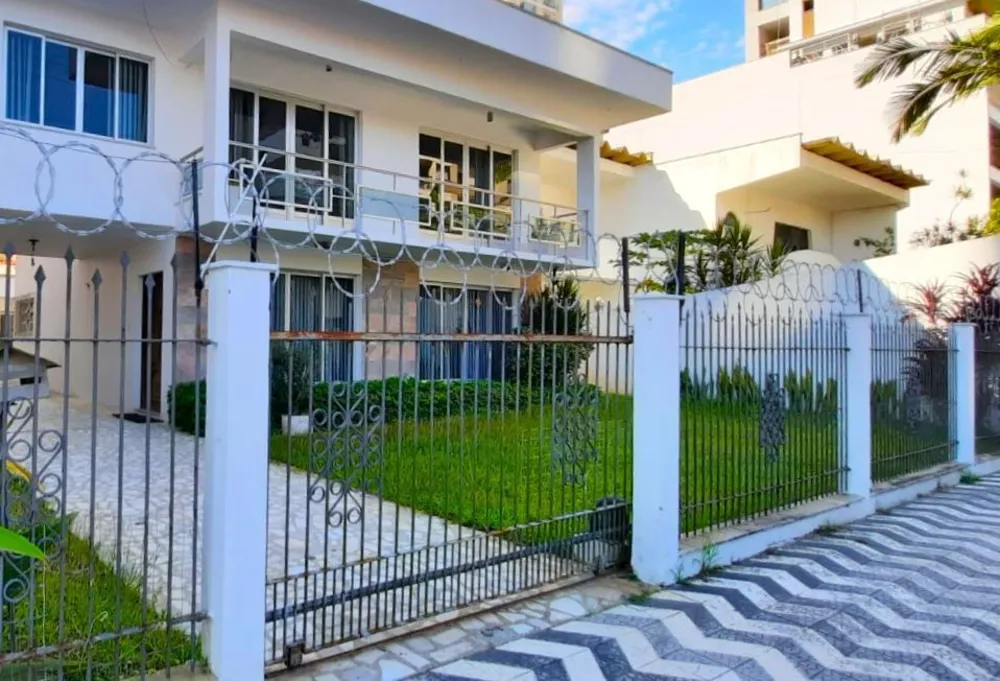 Casa, 4 quartos, 260 m² - Foto 1