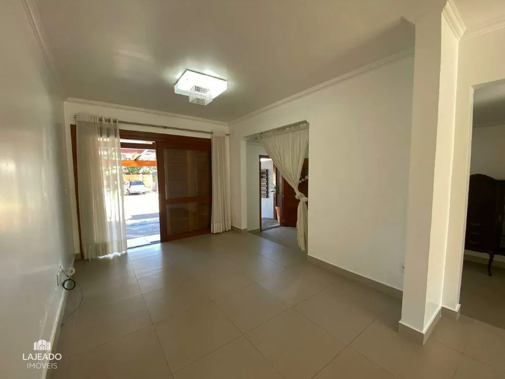 Casa, 3 quartos, 198 m² - Foto 3