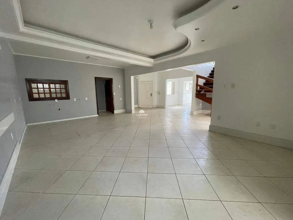 Casa, 5 quartos, 280 m² - Foto 3