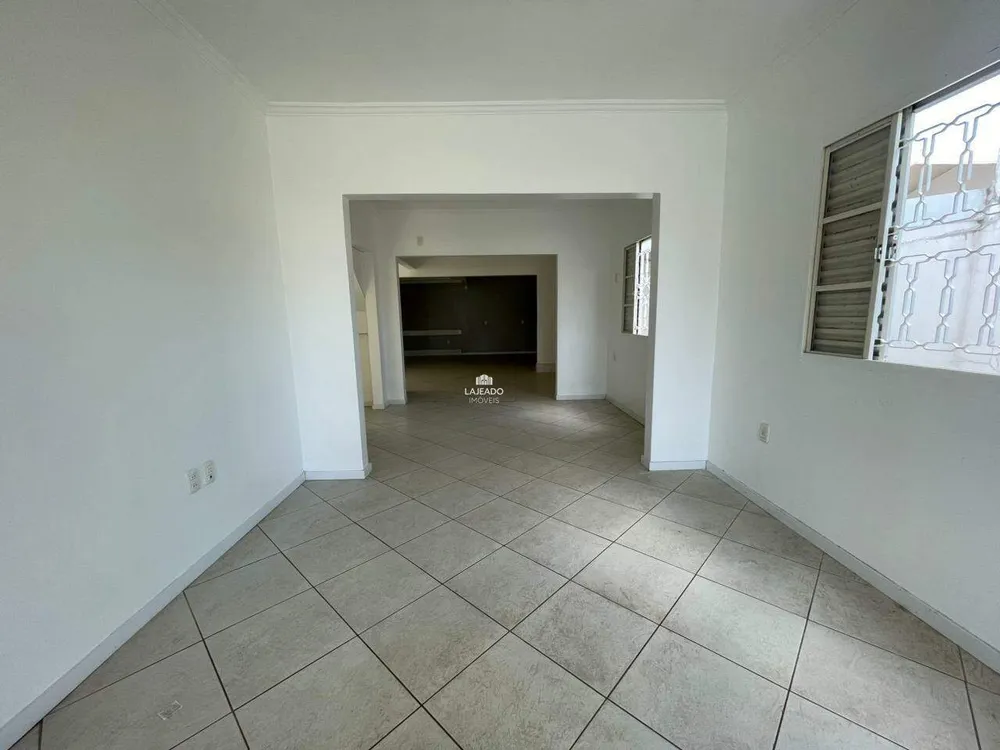 Casa, 5 quartos, 280 m² - Foto 2
