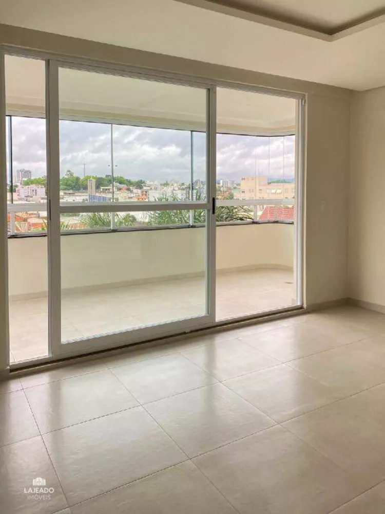 Apartamento à venda com 3 quartos, 185m² - Foto 7