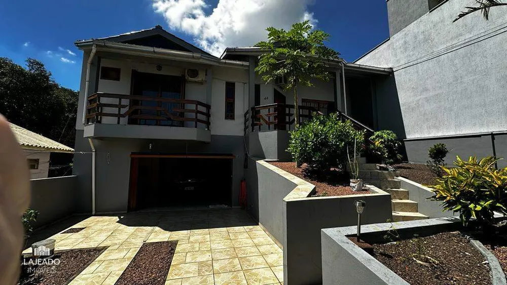 Casa, 3 quartos, 176 m² - Foto 1