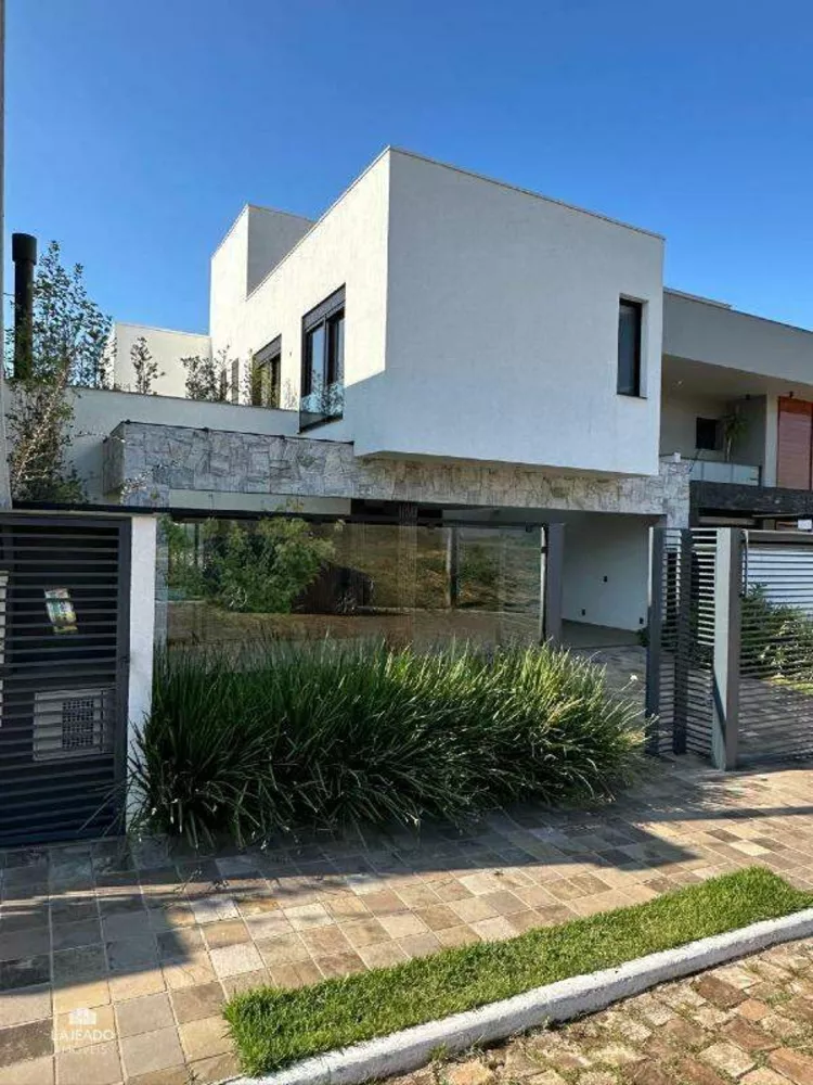 Casa, 3 quartos, 299 m² - Foto 1