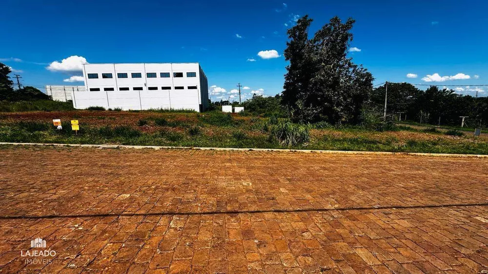 Terreno à venda, 360m² - Foto 1