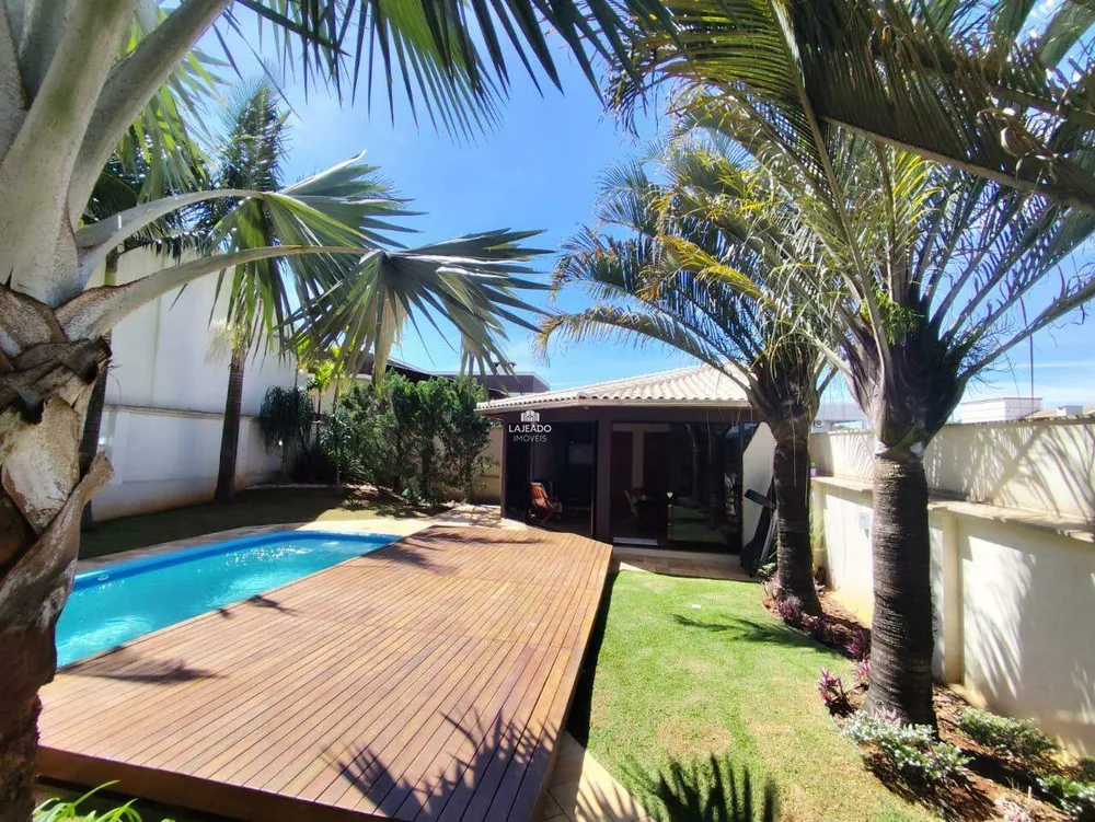 Casa, 3 quartos, 210 m² - Foto 1