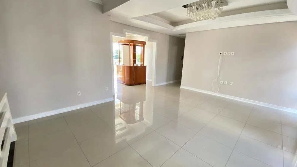 Casa, 3 quartos, 300 m² - Foto 1