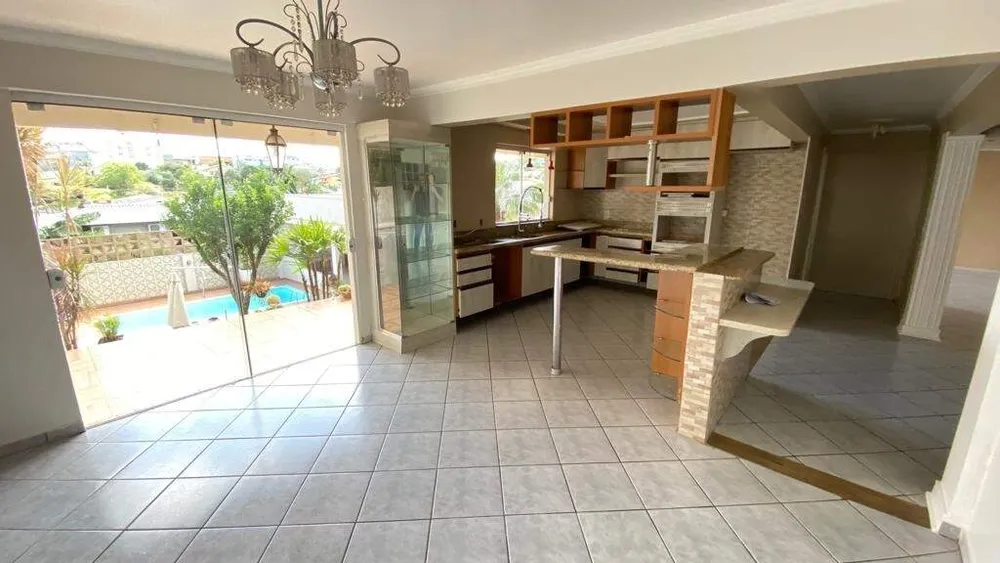 Casa, 3 quartos, 300 m² - Foto 2