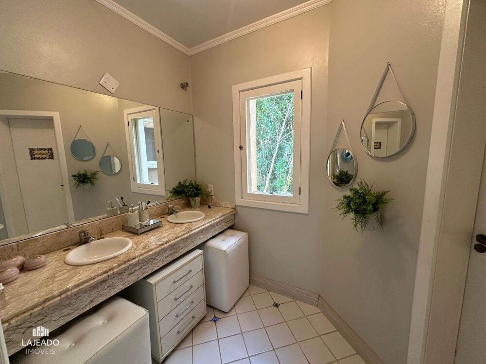 Casa à venda com 4 quartos, 353m² - Foto 10