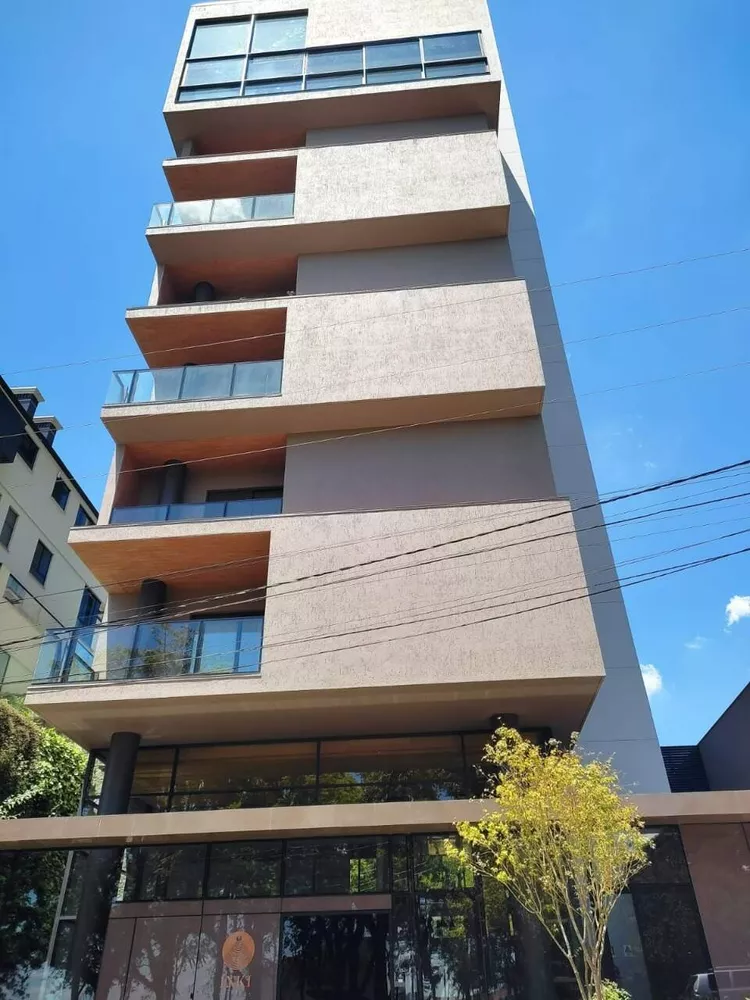 Apartamento à venda com 3 quartos, 240m² - Foto 1