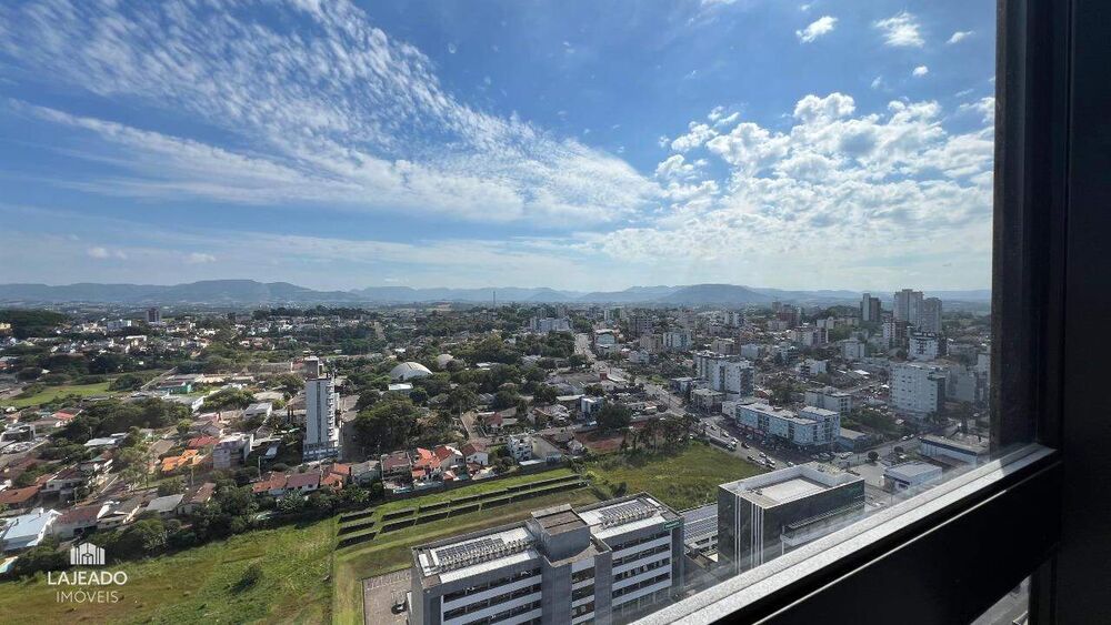 Apartamento à venda com 3 quartos, 117m² - Foto 2