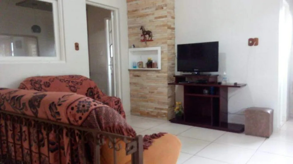 Casa, 3 quartos, 168 m² - Foto 2