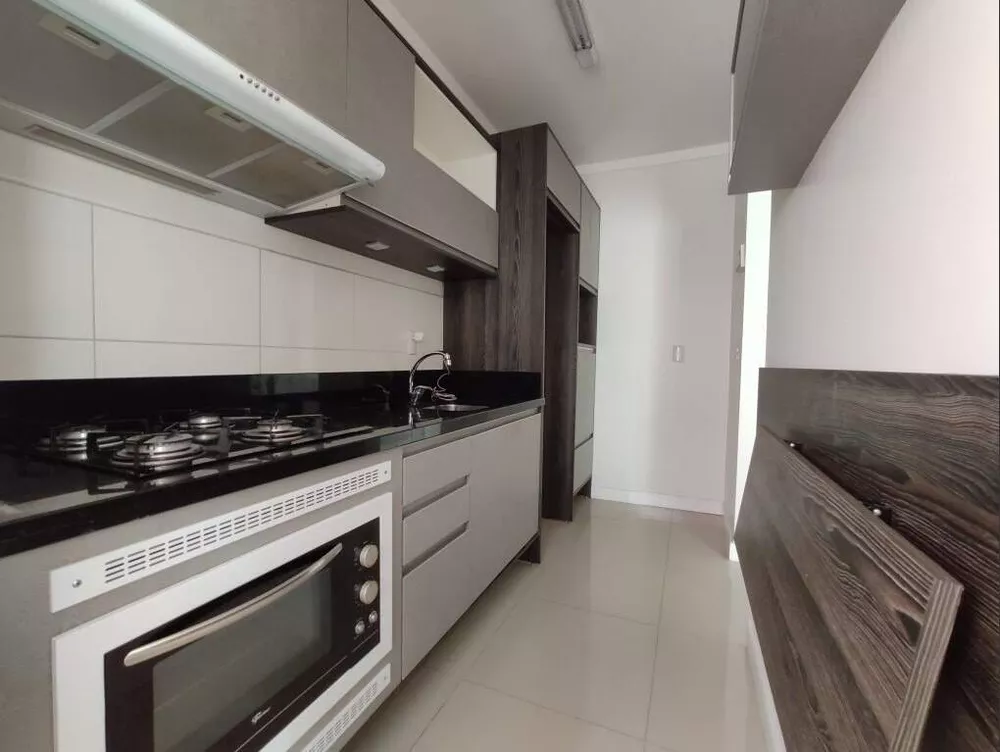 Apartamento à venda com 2 quartos, 83m² - Foto 3