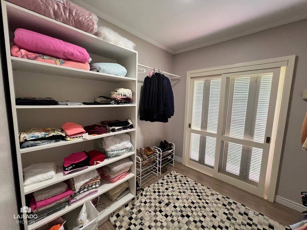 Casa à venda com 3 quartos, 200m² - Foto 3