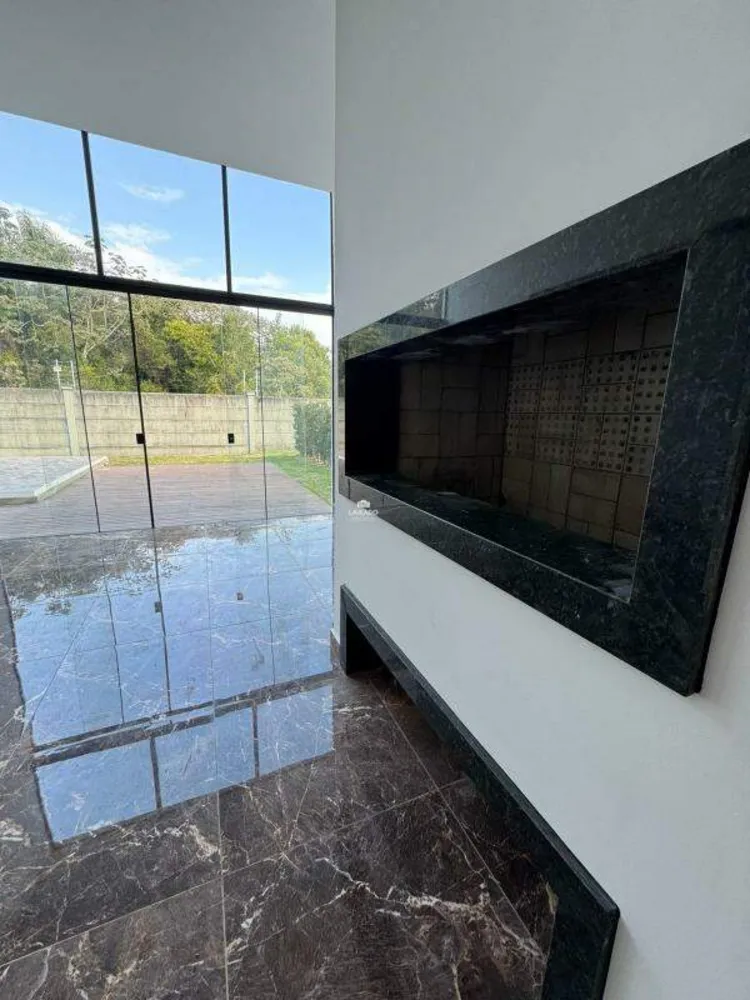 Casa, 3 quartos, 259 m² - Foto 1