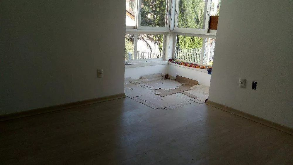 Casa à venda com 3 quartos, 230m² - Foto 4