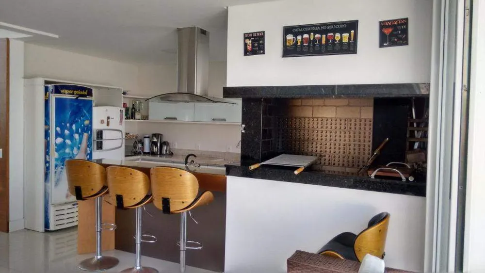 Casa, 5 quartos, 238 m² - Foto 1