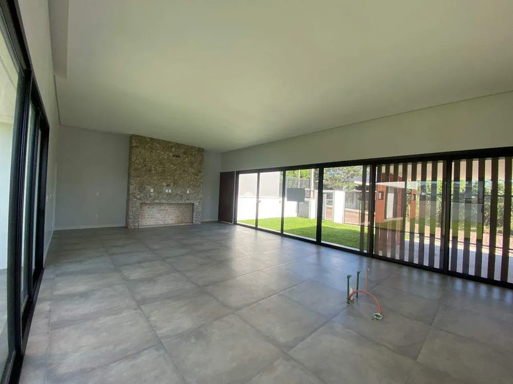 Casa, 3 quartos, 205 m² - Foto 1