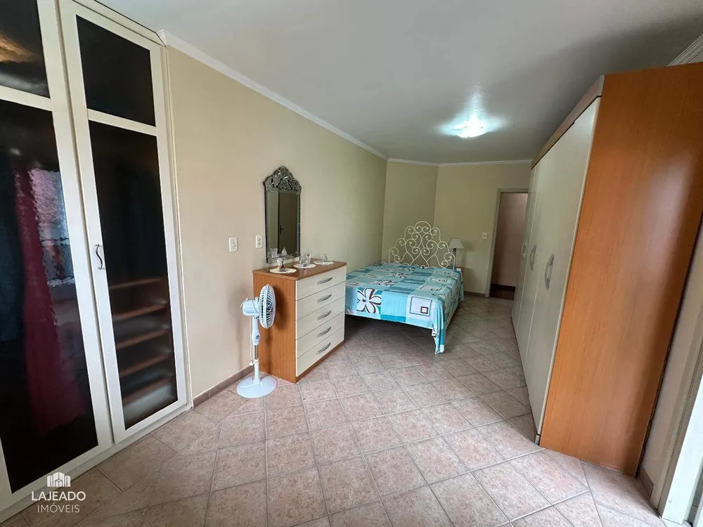 Casa, 4 quartos, 308 m² - Foto 1