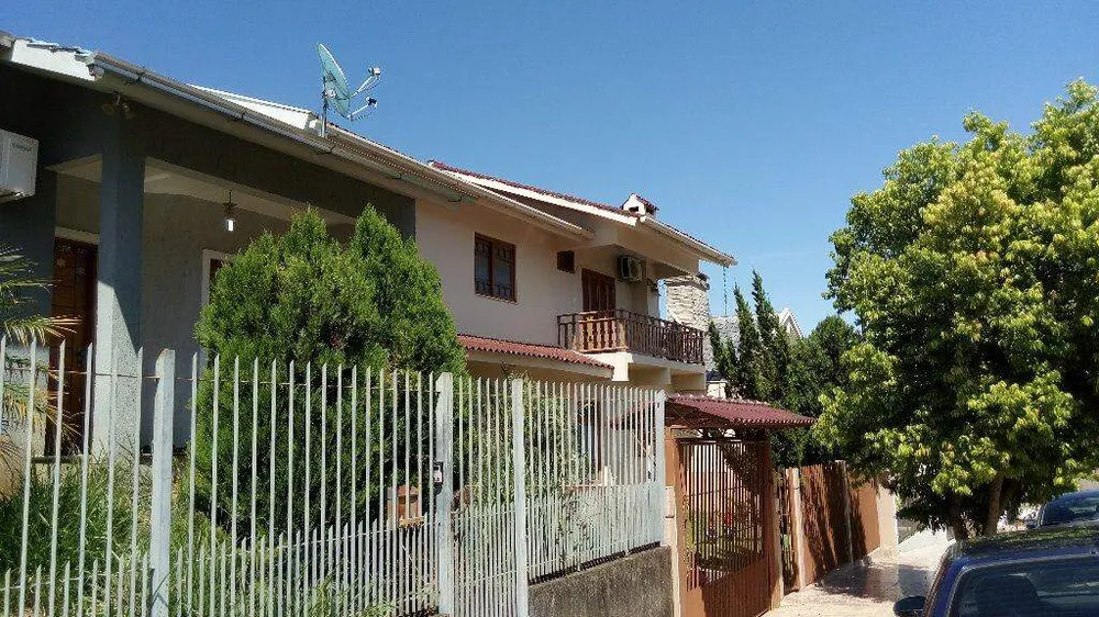 Casa, 4 quartos, 280 m² - Foto 1