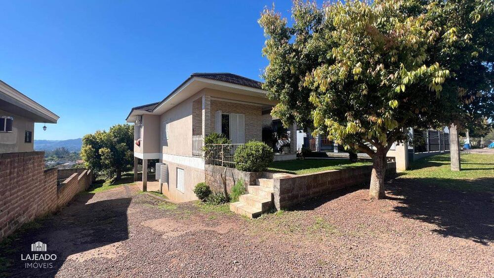 Casa, 4 quartos, 240 m² - Foto 1