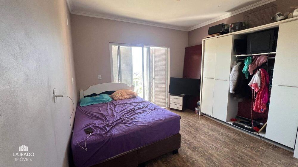 Casa, 4 quartos, 240 m² - Foto 9