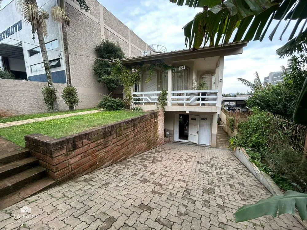 Casa, 4 quartos, 370 m² - Foto 1