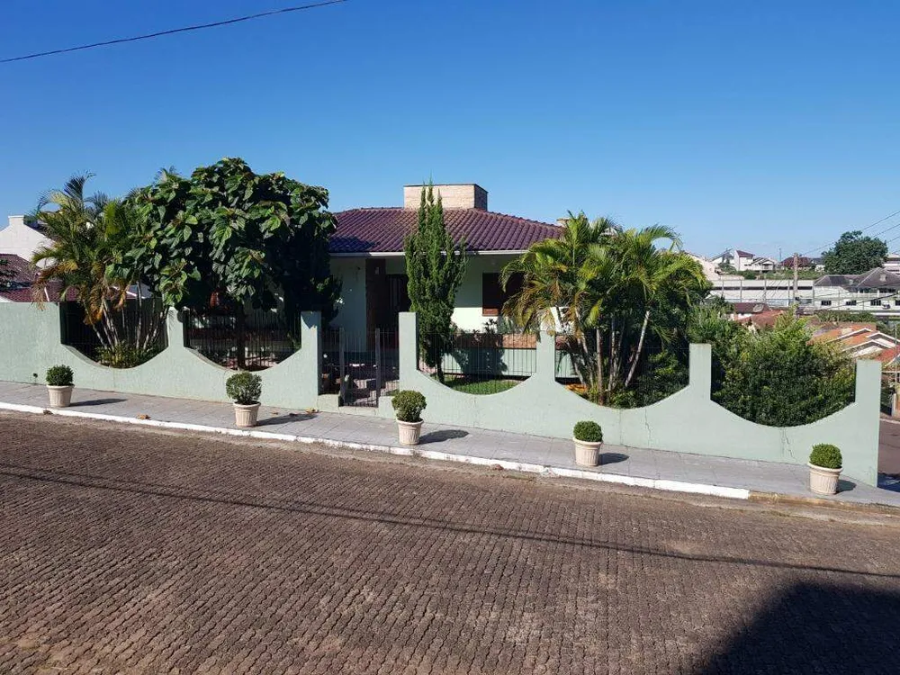 Casa, 5 quartos, 330 m² - Foto 1