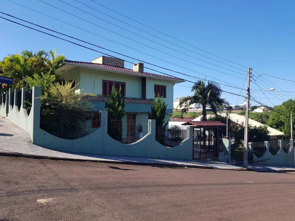 Casa, 5 quartos, 330 m² - Foto 1