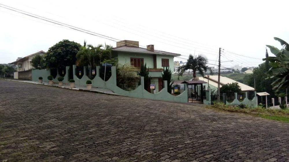 Casa, 5 quartos, 330 m² - Foto 2
