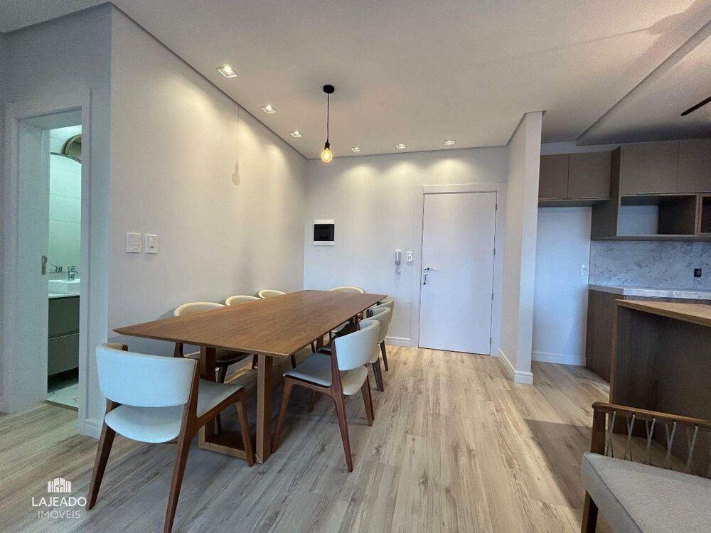 Apartamento à venda com 2 quartos, 76m² - Foto 2