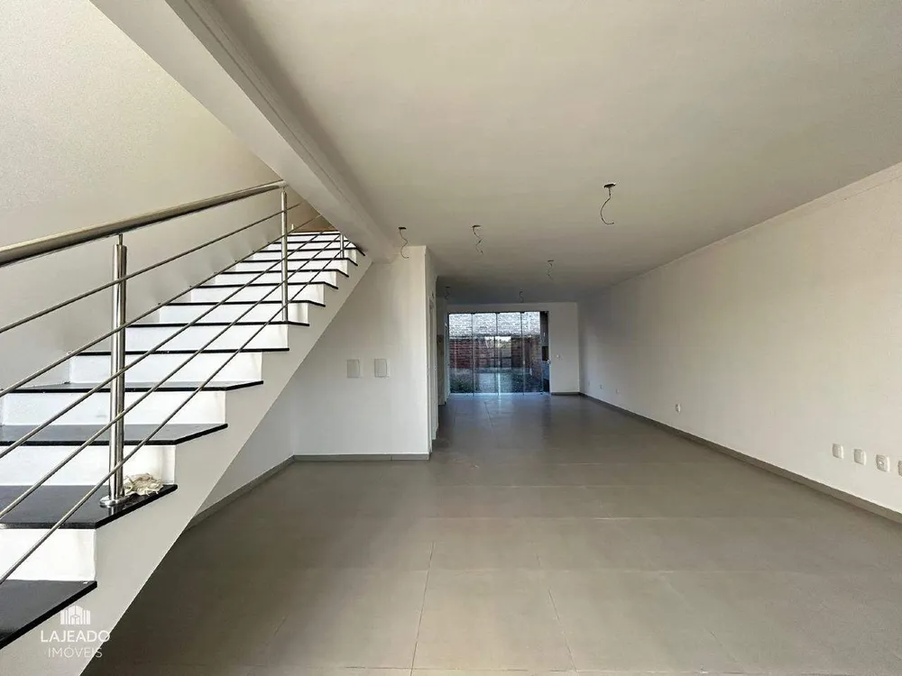 Sobrado, 3 quartos, 167 m² - Foto 2