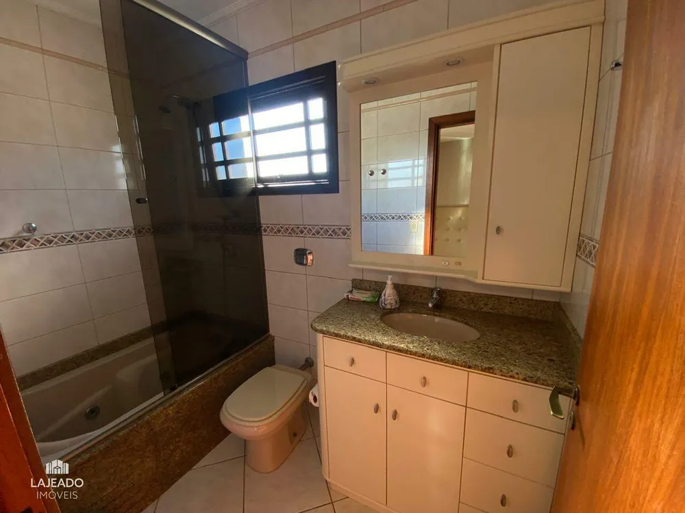 Casa, 3 quartos, 211 m² - Foto 11
