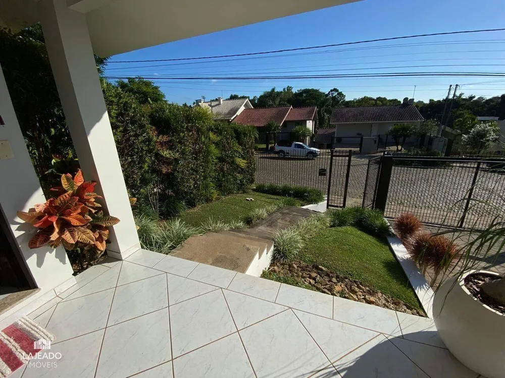 Casa, 3 quartos, 211 m² - Foto 1